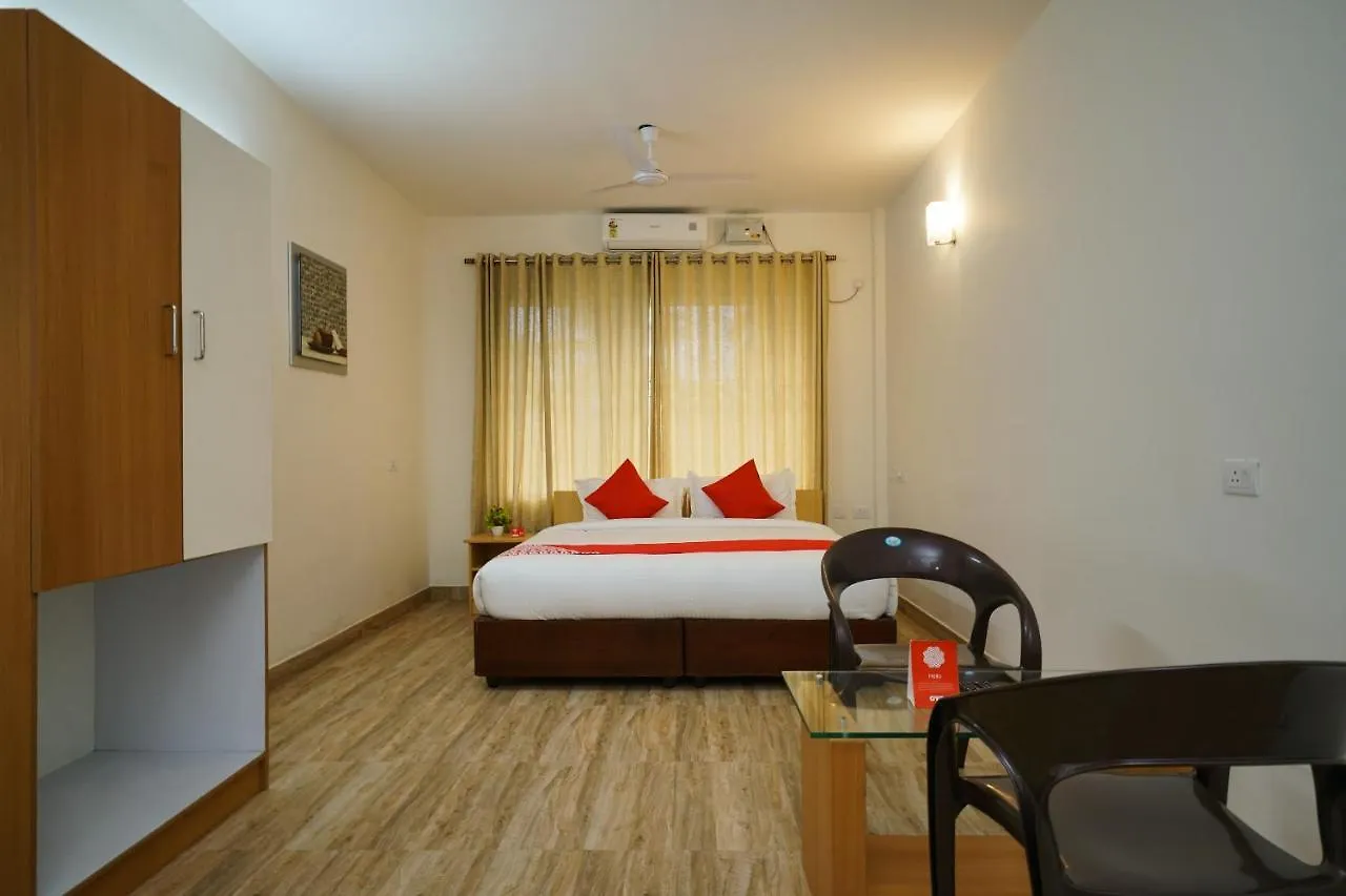 Oyo 15574 Caprice Residency, South Otel Kochi