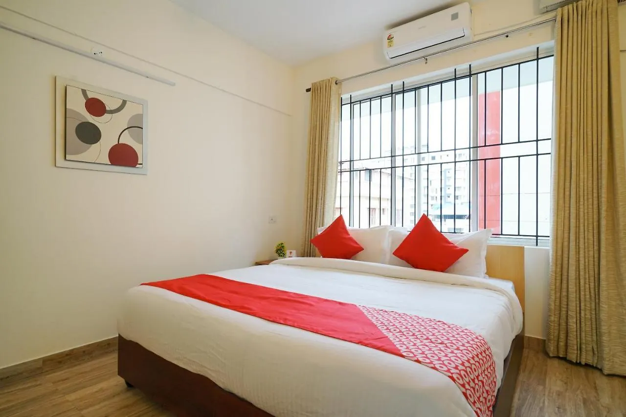 Oyo 15574 Caprice Residency, South Otel Kochi