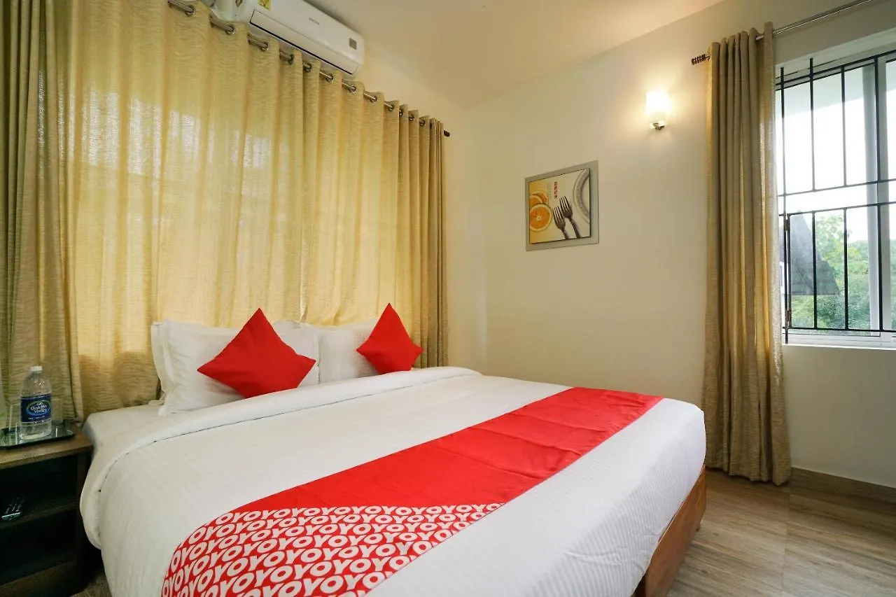 Oyo 15574 Caprice Residency, South Otel Kochi
