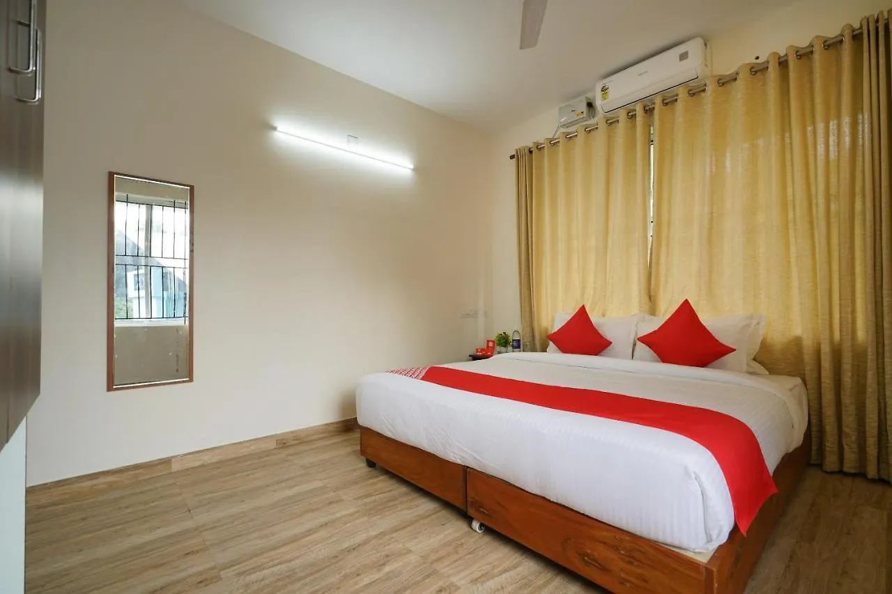 Oyo 15574 Caprice Residency, South Otel Kochi