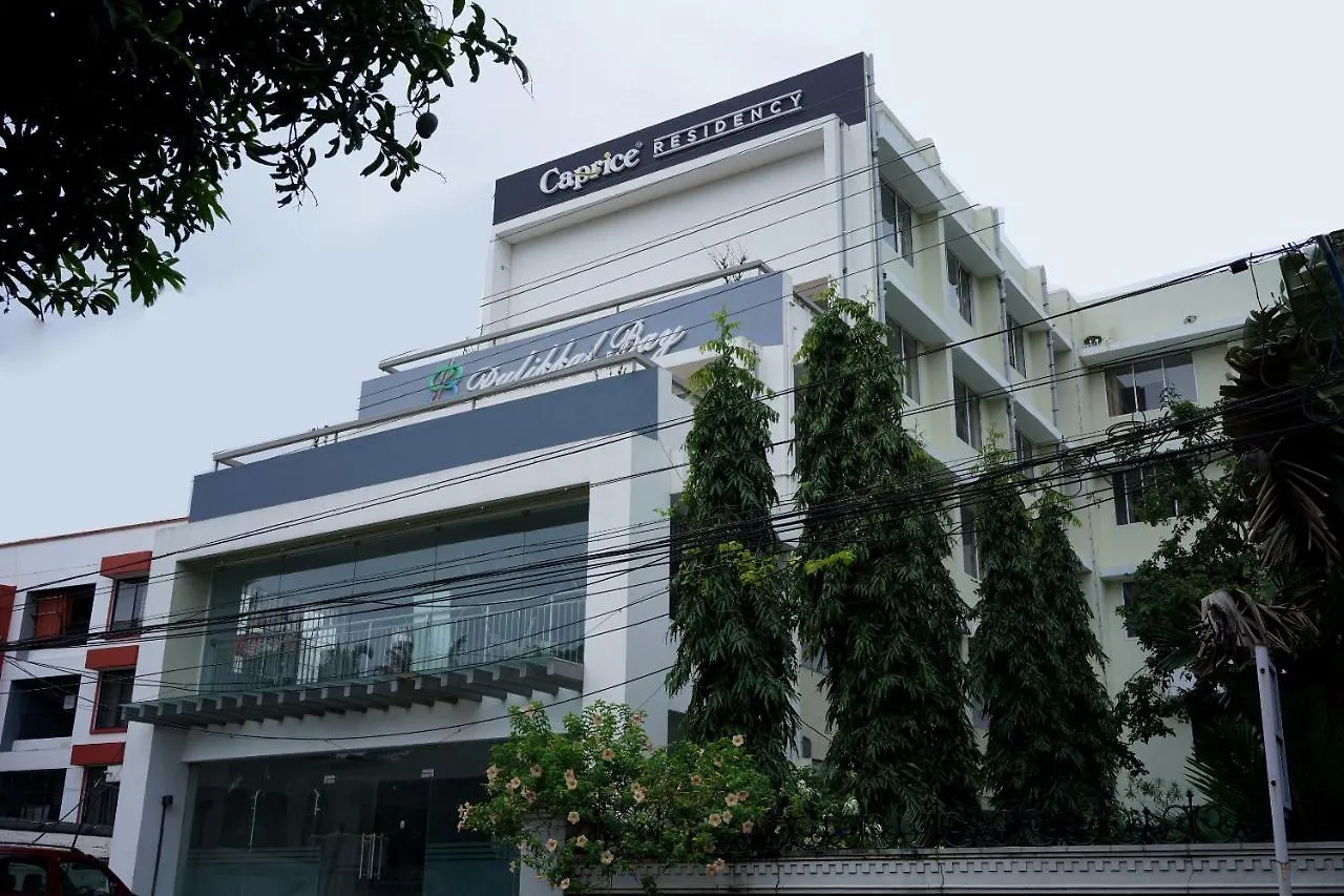 Oyo 15574 Caprice Residency, South Otel Kochi